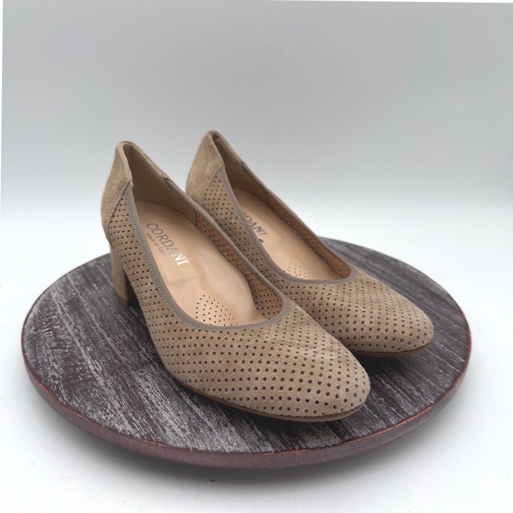 Cordani Heels Womens Size 7.5 Perforated Suede Block Heel Made in Italy Tan